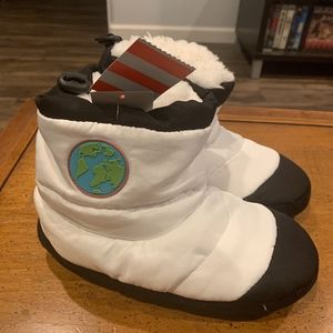 Boys puffy astronaut slippers 4/5
